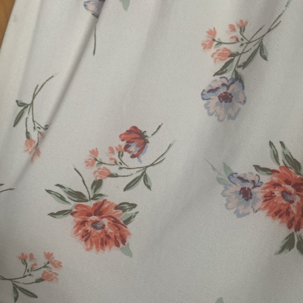 White floral off the shoulder top - Picture 2 of 4